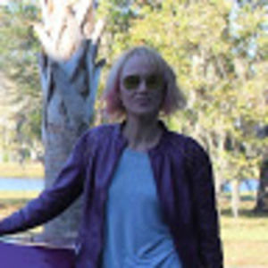 Meet your Posher, Lara